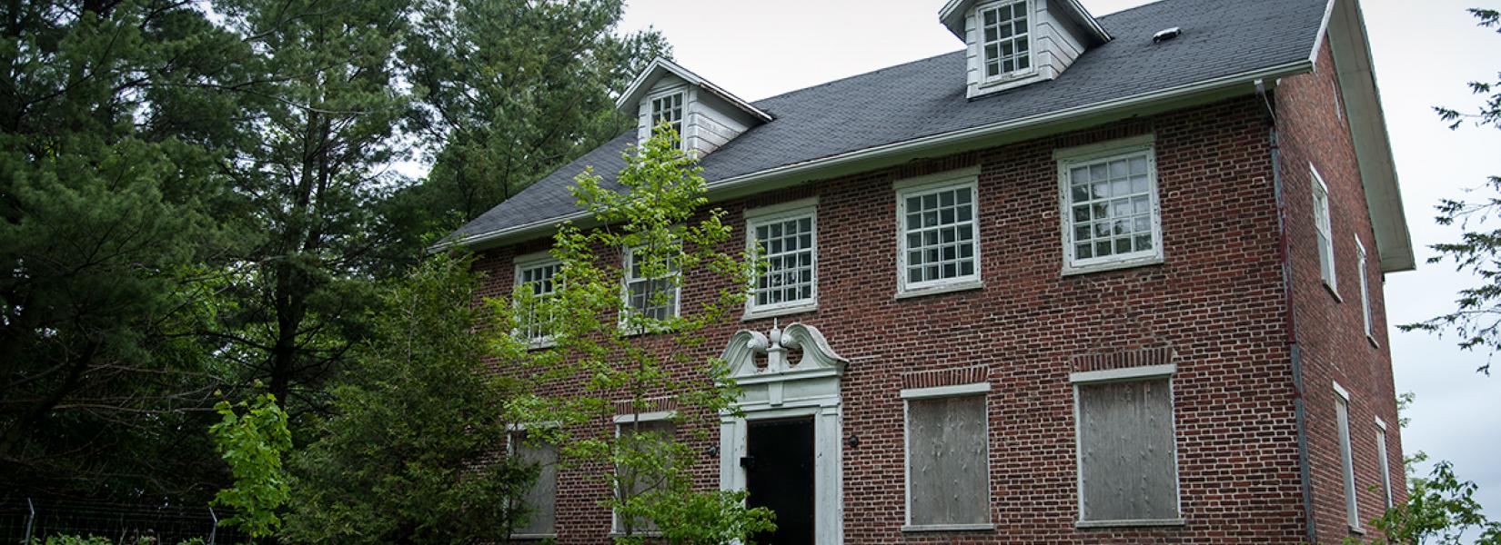 The abandoned loyalist mansion