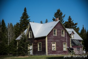 The old house with the (very) floating floors