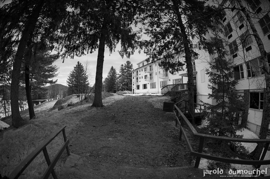 Pub Ancienne Gray Rocks Inn – Laurentides Montréal Canada, Vintage