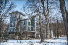 L'hôtel abandonné au fond des bois